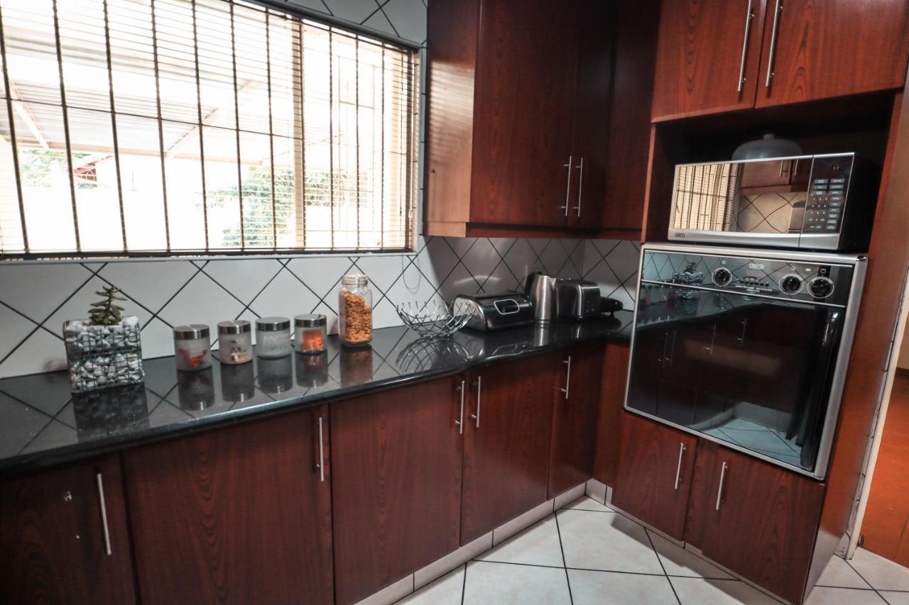 Menlyn Maine: The Exquisite Lunette Pretoria Luaran gambar