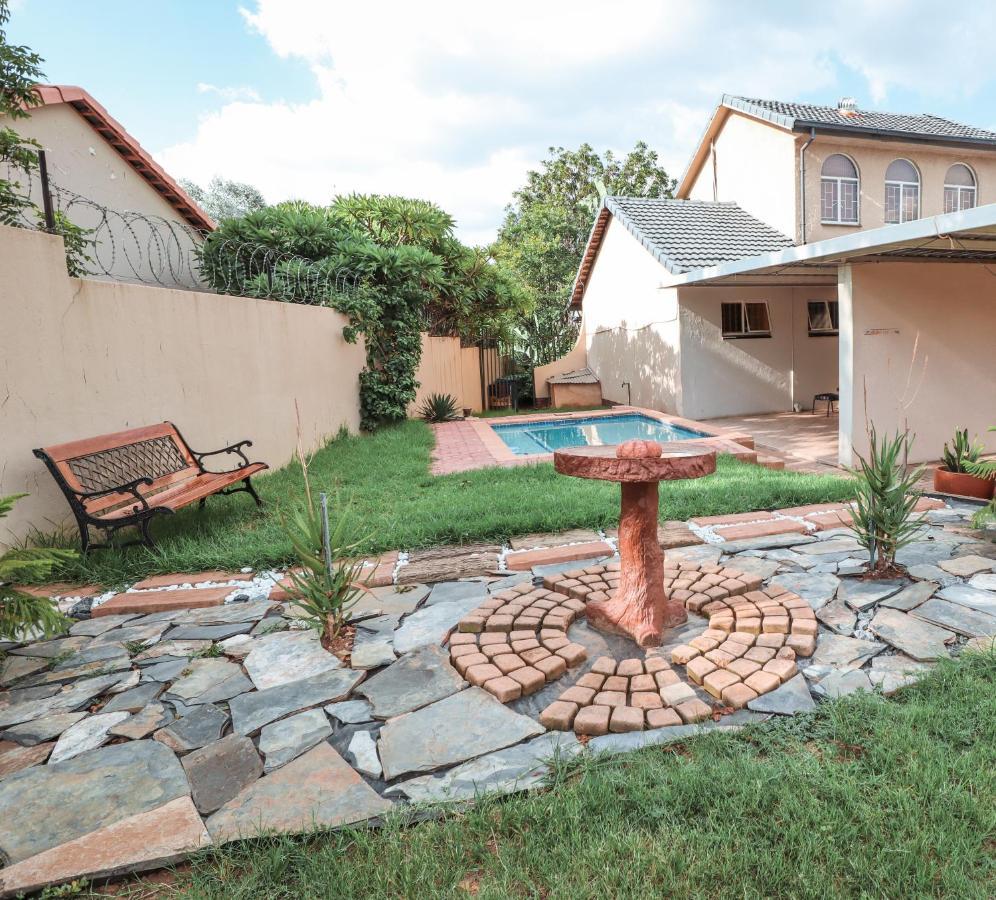 Menlyn Maine: The Exquisite Lunette Pretoria Luaran gambar