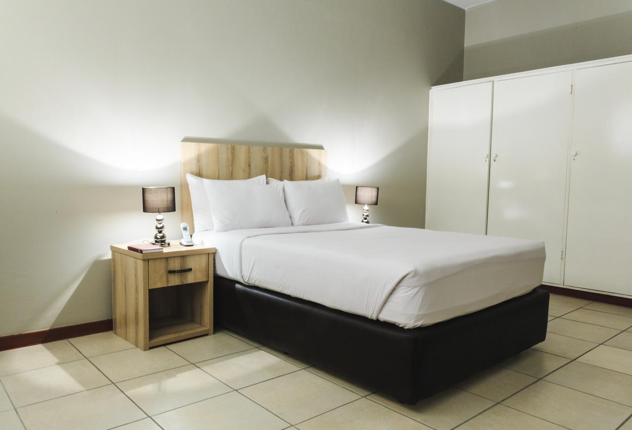 Menlyn Maine: The Exquisite Lunette Pretoria Luaran gambar